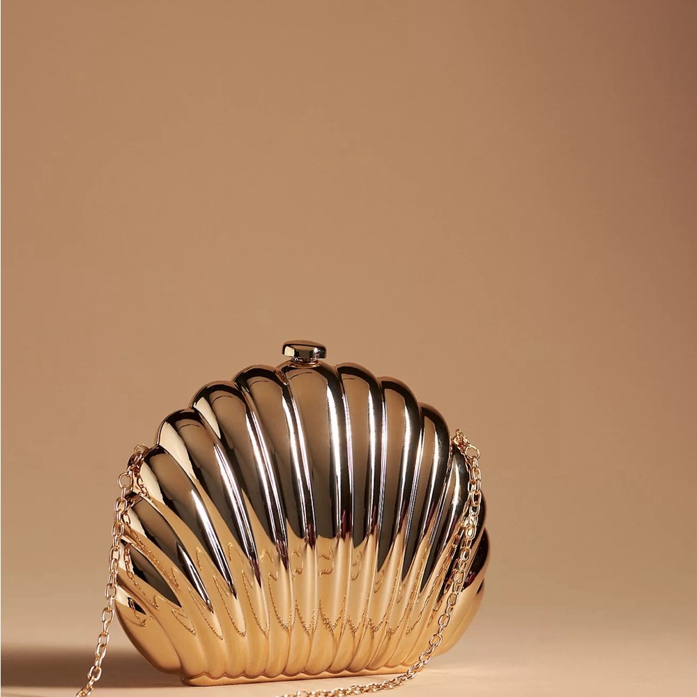 Maeve by Anthropologie Seashell Clutch in gold w/detachable gold chain strap